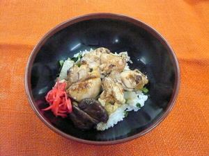 6月3日　焼き鳥丼2.JPG