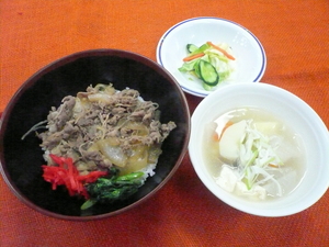 6月19日　牛丼.JPG