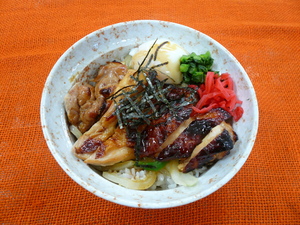 10月22日　鶏照焼き丼2.JPG