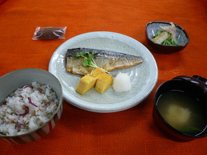 4月25日　鯖の塩焼き.JPG